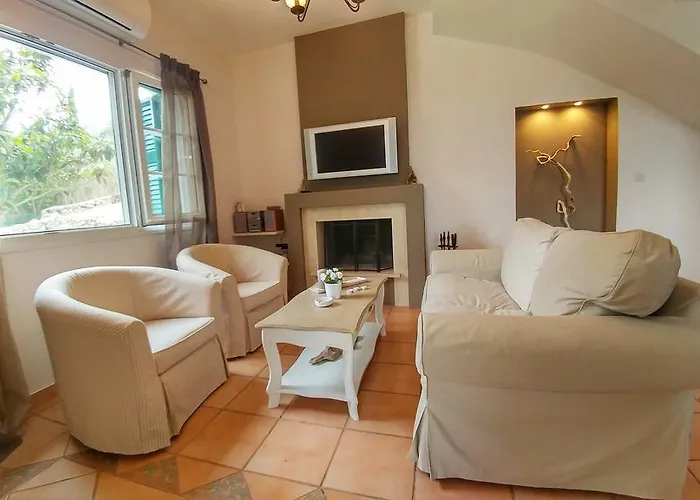 Del Sol Semesterbostad Asprogerakata